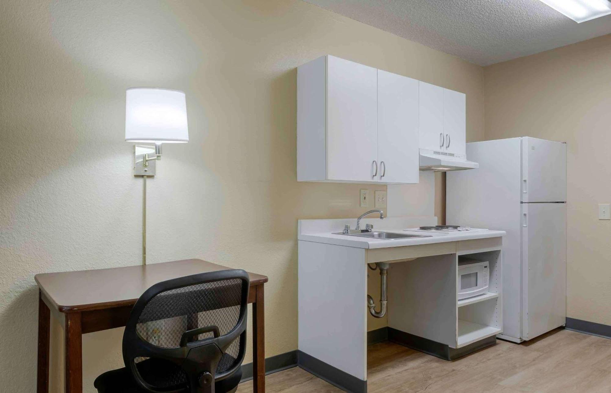 Extended Stay America Suites - Detroit - Кантон Экстерьер фото